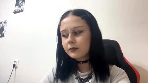 Snapshot of aricacolgrove chatting on October 8, 2025, 8:17 pm La online show from October 8, 2025, 8:17 pm