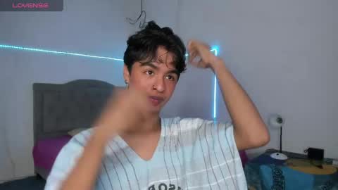 ariel_adan online show from May 25, 2026, 8:26 pm