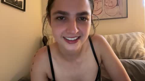 Snapshot of ariel_lena chatting on September 24, 2025, 9:29 pm Ariel online show from September 24, 2025, 9:29 pm
