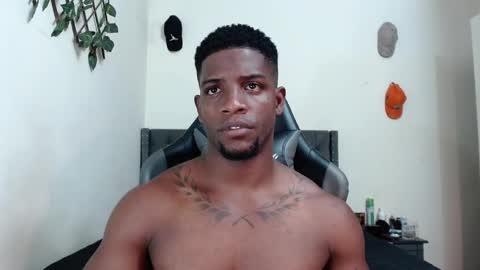 Snapshot of arielbronwxxx chatting on February 16, 2025, 11:48 pm chris online show from February 16, 2025, 11:48 pm