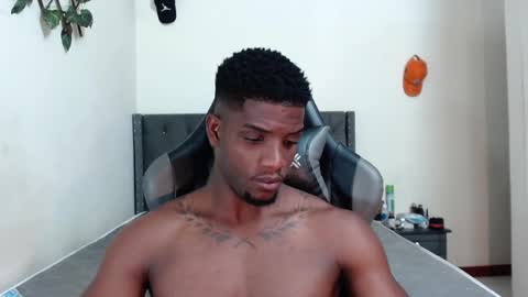 Snapshot of arielbronwxxx chatting on February 21, 2025, 7:43 pm chris online show from February 21, 2025, 7:43 pm