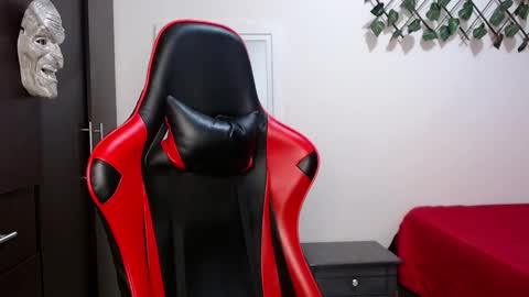 Snapshot of arielbronwxxx chatting on March 9, 2025, 6:43 pm chris online show from March 9, 2025, 6:43 pm