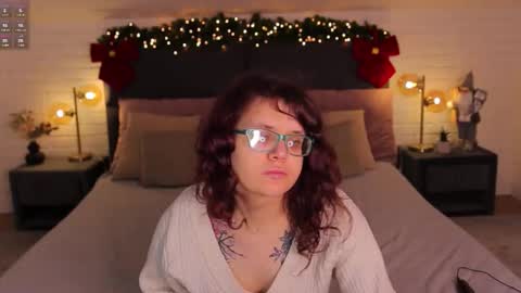 Ariell Mini online show from December 23, 2025, 6:44 am