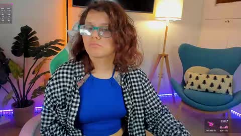 Snapshot of ariell_mini chatting on May 13, 2026, 5:49 am Ariell Mini online show from May 13, 2026, 5:49 am