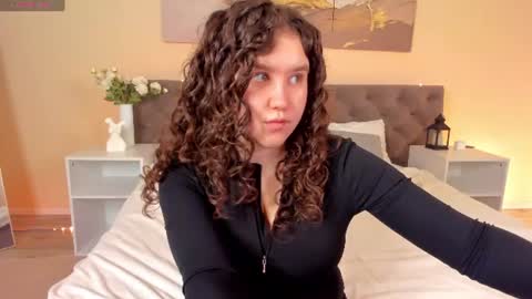 Snapshot of ariella_sol chatting on June 11, 2026, 1:05 am Ariella GTM3 Tue Wed Thu Fri Sat 0400 am-1030pm online show from June 11, 2026, 1:05 am