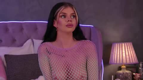 Ariell online show from October 8, 2025, 5:21 pm