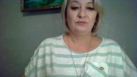 Snapshot of arielxloveresss chatting on November 20, 2025, 8:36 am ArielXLoveresss online show from November 20, 2025, 8:36 am