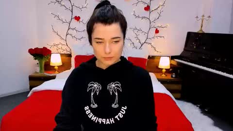 Ari online show from October 12, 2025, 1:10 pm