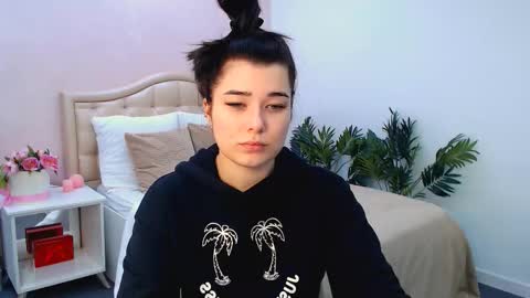 Ari online show from October 21, 2025, 10:05 am