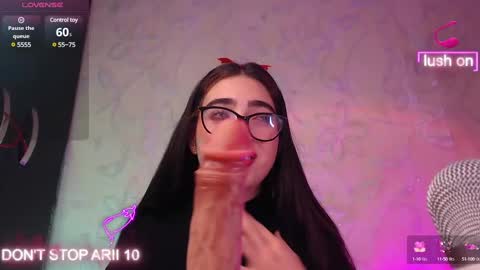 Snapshot of arii_vega chatting on January 15, 2025, 1:56 am ARII VEGA online show from January 15, 2025, 1:56 am