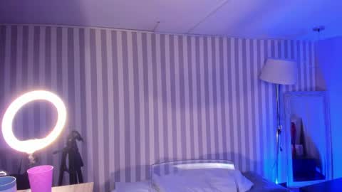  Arianna  online show from January 16, 2025, 6:48 pm