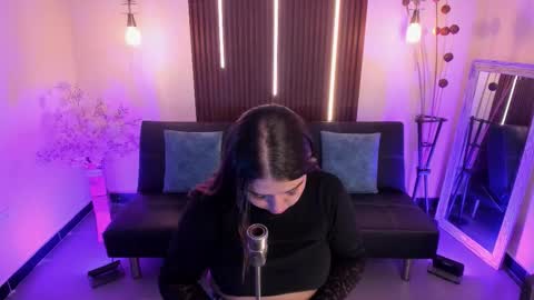 Snapshot of ariianabaker chatting on January 7, 2026, 2:19 pm Arianna online show from January 7, 2026, 2:19 pm