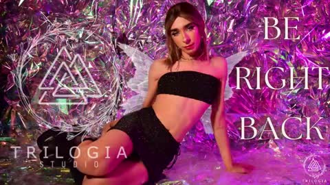   Nice to meet you  thumb up me please its important I  LOOK MY BIO DOWN online show from January 15, 2025, 11:43 am