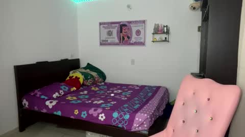 ariza1515 online show from December 1, 2025, 11:59 am