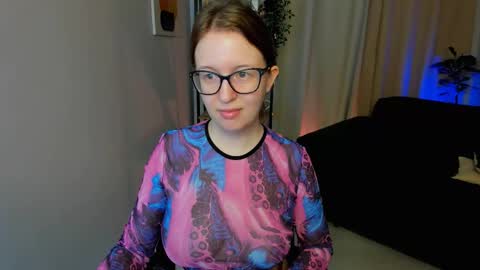 Snapshot of arizzzona_baby chatting on October 17, 2025, 5:43 am Arizona online show from October 17, 2025, 5:43 am