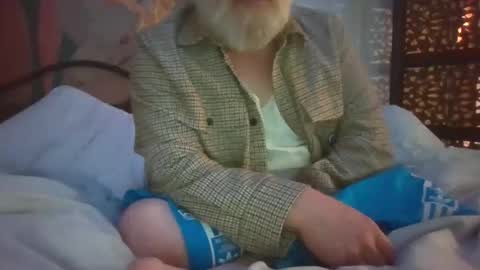 Snapshot of armedsuff chatting on February 14, 2026, 12:24 pm armedsuff online show from February 14, 2026, 12:24 pm