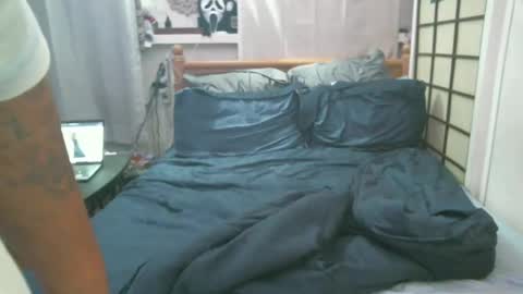 armstrong1718 online show from December 3, 2024, 12:38 pm