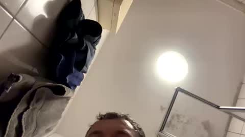 armyskater32 online show from November 2, 2025, 9:39 pm