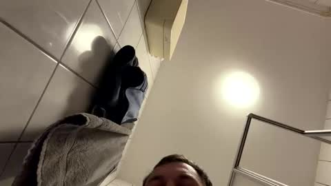 armyskater32 online show from March 19, 2026, 9:19 pm