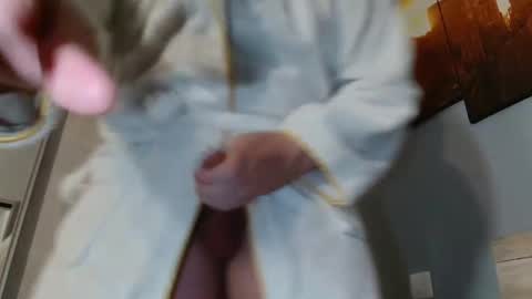 Snapshot of armytooo chatting on October 31, 2025, 9:38 pm Matt Huge online show from October 31, 2025, 9:38 pm