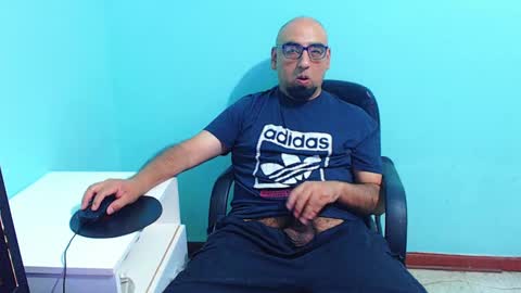 Snapshot of arnelux72 chatting on January 8, 2025, 5:16 am arnelux72 online show from January 8, 2025, 5:16 am