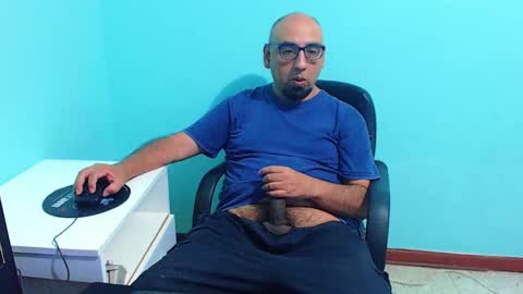 Snapshot of arnelux72 chatting on February 2, 2025, 5:32 am arnelux72 online show from February 2, 2025, 5:32 am