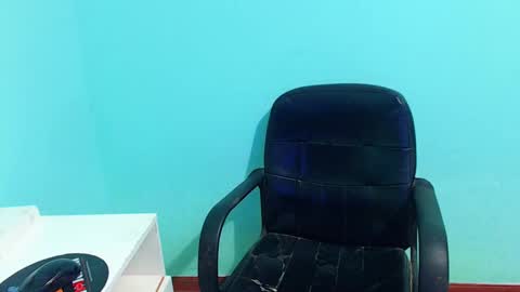 Snapshot of arnelux72 chatting on February 22, 2025, 7:01 am arnelux72 online show from February 22, 2025, 7:01 am