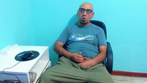 Snapshot of arnelux72 chatting on March 3, 2025, 5:42 am arnelux72 online show from March 3, 2025, 5:42 am