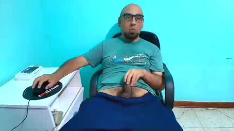 Snapshot of arnelux72 chatting on September 21, 2025, 5:09 am arnelux72 online show from September 21, 2025, 5:09 am