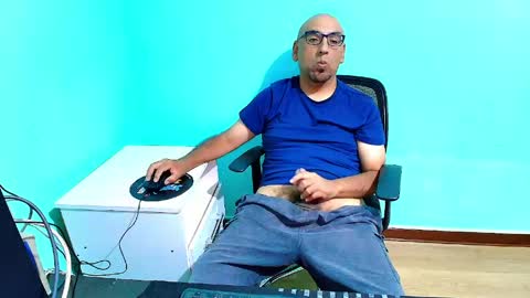 Snapshot of arnelux72 chatting on May 7, 2026, 6:08 am arnelux72 online show from May 7, 2026, 6:08 am
