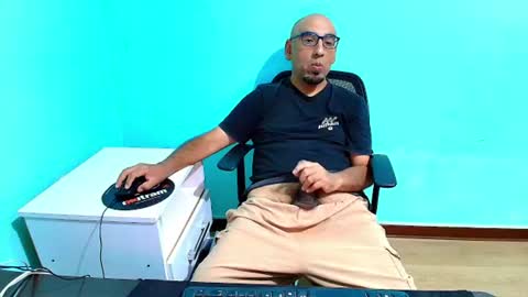arnelux72 online show from June 30, 2026, 5:30 am