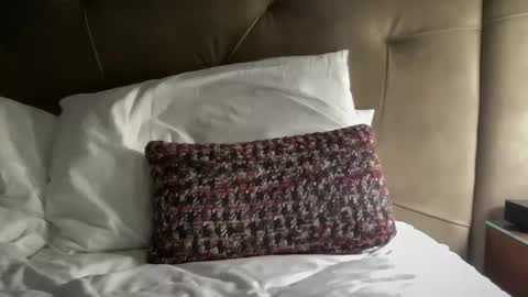 arnie774u online show from November 20, 2025, 11:59 pm