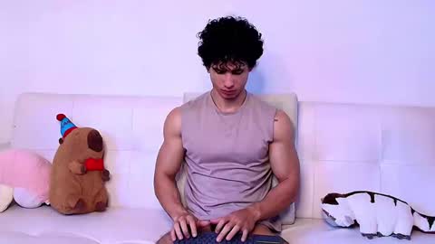 Snapshot of arnold_black69 chatting on December 9, 2024, 8:01 pm arnold black online show from December 9, 2024, 8:01 pm