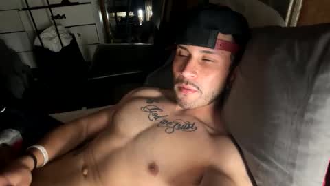 aroddriguezz2020 online show from November 30, 2025, 1:48 pm