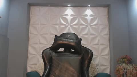 Snapshot of arohomlester chatting on October 23, 2025, 10:58 am Arohom Lester online show from October 23, 2025, 10:58 am