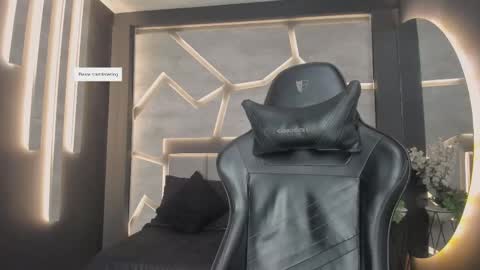 Snapshot of arohomlester chatting on November 4, 2025, 10:58 am Arohom Lester online show from November 4, 2025, 10:58 am