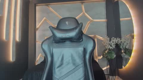 Snapshot of arohomlester chatting on November 5, 2025, 10:48 am Arohom Lester online show from November 5, 2025, 10:48 am