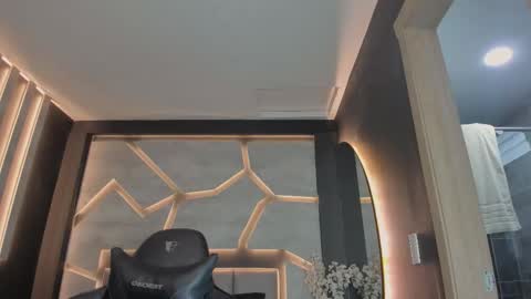 Snapshot of arohomlester chatting on November 7, 2025, 10:59 am Arohom Lester online show from November 7, 2025, 10:59 am