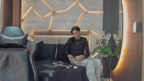 Snapshot of arohomlester chatting on November 16, 2025, 10:15 pm Arohom Lester online show from November 16, 2025, 10:15 pm