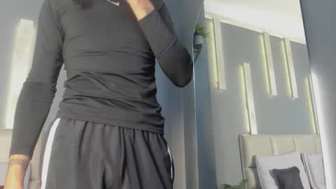 Snapshot of arohomlester chatting on November 24, 2025, 10:59 am Arohom Lester online show from November 24, 2025, 10:59 am