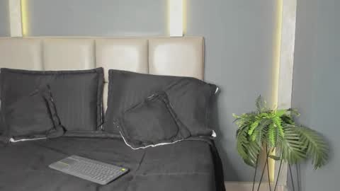 Snapshot of arohomlester chatting on December 3, 2025, 11:19 am Arohom Lester online show from December 3, 2025, 11:19 am