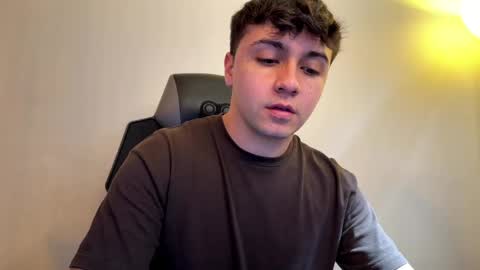 aron__cooper online show from April 18, 2026, 2:43 pm