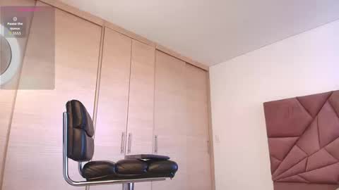 Snapshot of aron_bolt chatting on September 23, 2025, 8:34 pm ARON BOLT online show from September 23, 2025, 8:34 pm