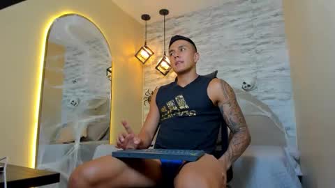 Snapshot of aron_bolt chatting on October 16, 2025, 10:00 pm ARON BOLT online show from October 16, 2025, 10:00 pm