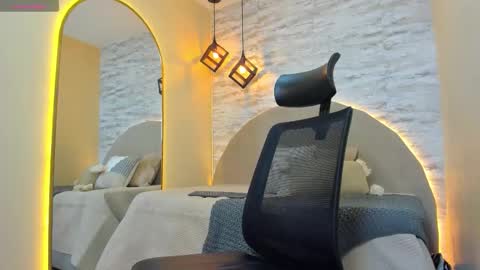 Snapshot of aron_bolt chatting on November 8, 2025, 1:06 am ARON BOLT online show from November 8, 2025, 1:06 am