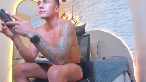 Snapshot of aron_bolt chatting on November 29, 2025, 2:58 am ARON BOLT online show from November 29, 2025, 2:58 am