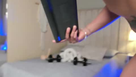 ARON BOLT online show from February 7, 2026, 11:41 pm