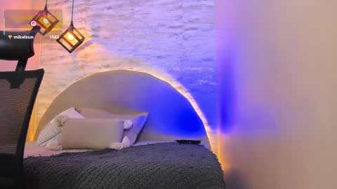 ARON BOLT online show from March 29, 2026, 5:02 pm