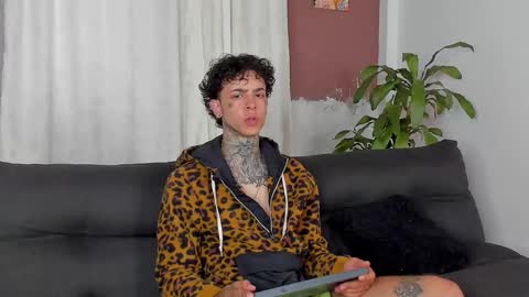 Snapshot of aron_ford chatting on October 1, 2025, 11:49 am Aron ford online show from October 1, 2025, 11:49 am