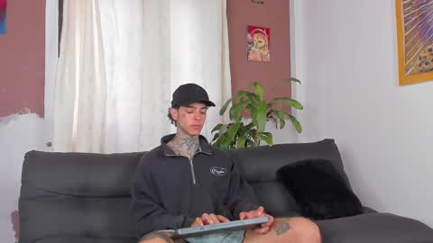 Snapshot of aron_ford chatting on October 3, 2025, 1:19 pm Aron ford online show from October 3, 2025, 1:19 pm